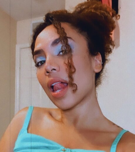 Jada Evans model perfect pictures