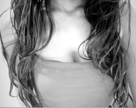 Eryn Zarch hd pornstar photo