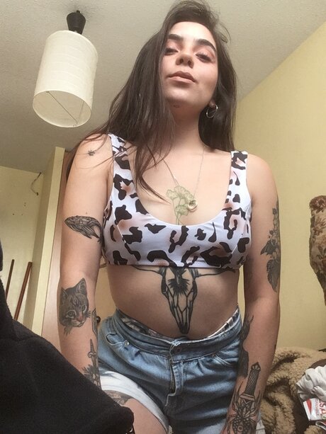 Francine model hot img