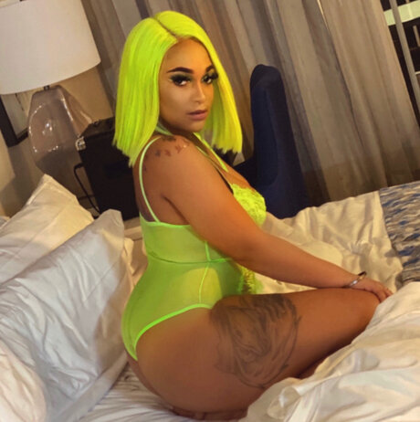 RaeBae model porn photo