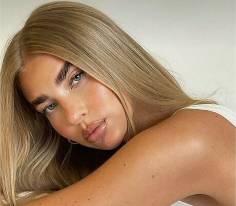 Mika Baby art model gallery