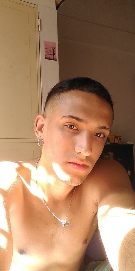 Luchochxxx nude pornstar img