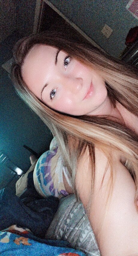 PrettyBitch star hot pictures