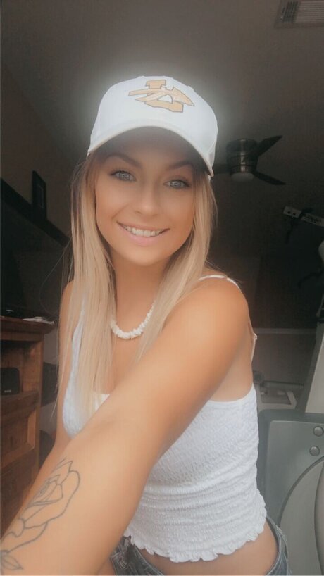 KBaby_ naked model photo