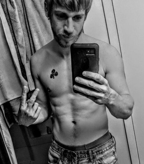 Andrew Schuster model pornographic picture