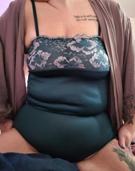 Cherry Lovely top model img