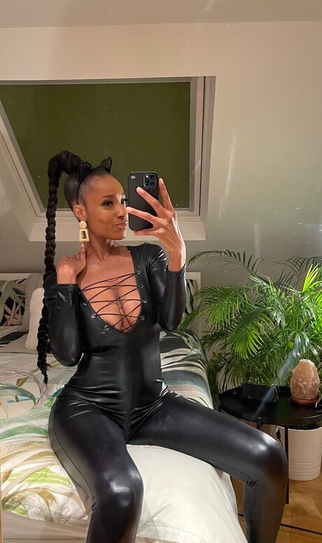 Kindle Wraps model erotic images