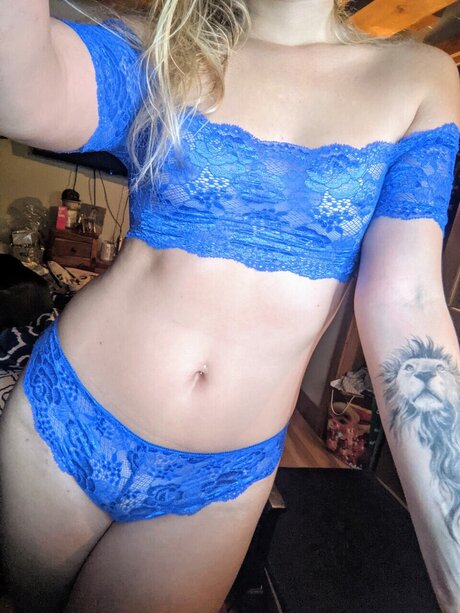 Hayzel naked model gallery