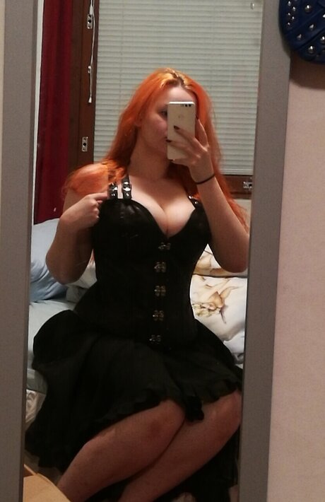 Emfira star nude picture