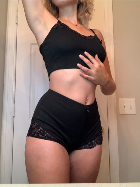 Maya Evert model sexy pics