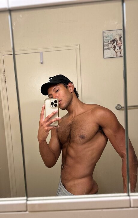 DiamondLovelace pornographic model img