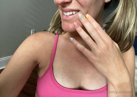 giantesstara top pornstar images