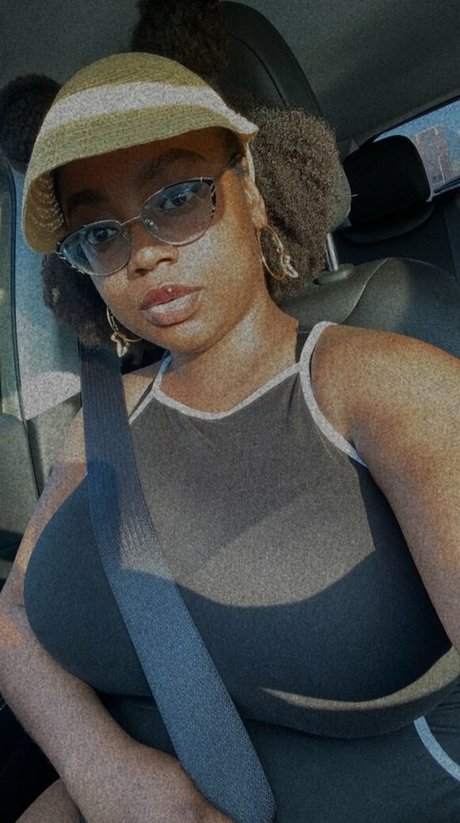 MoodyTaylor nice actress images