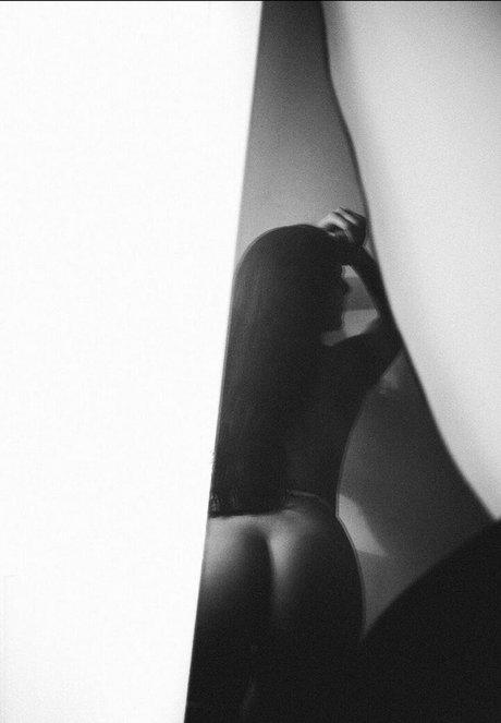 Isa Bichara star naked img