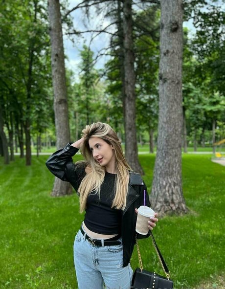 mrssilk nudes model photos