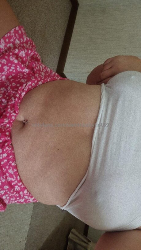 hotbabbygirl star nudes image