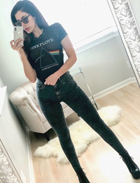 Anna Paulina Luna pornstar adult photos