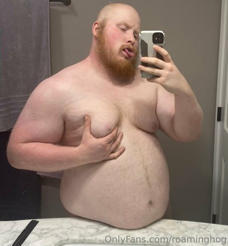 roaminghog pretty model pic