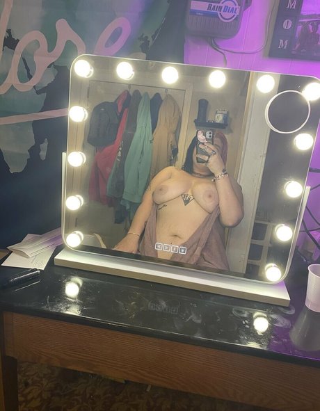 rainbowfundipp naked pornstar image