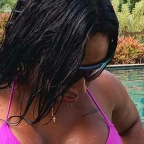 Thaynunes sexy pornstar photo