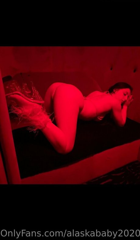 alaskababy2020 naked model img