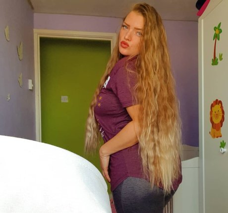 Bonnie Roberts pornstar naked pic