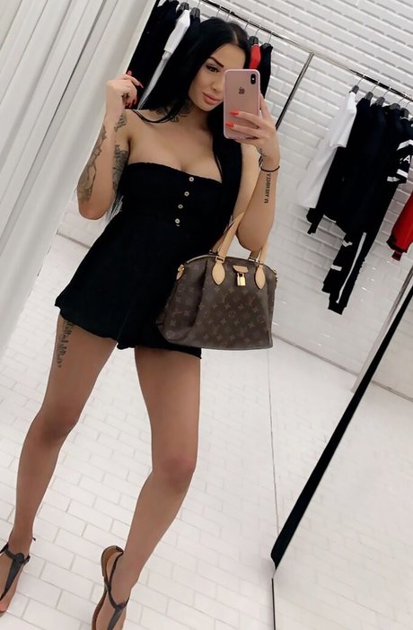 Tamika Dudley nude pornstar archive