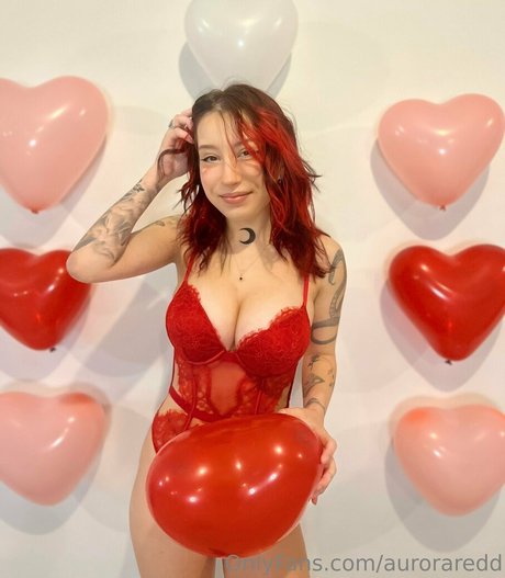 auroraredd top model images