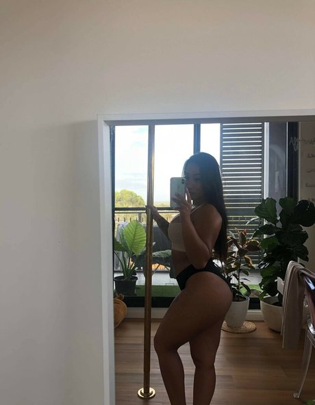 Aazula xxx actress img