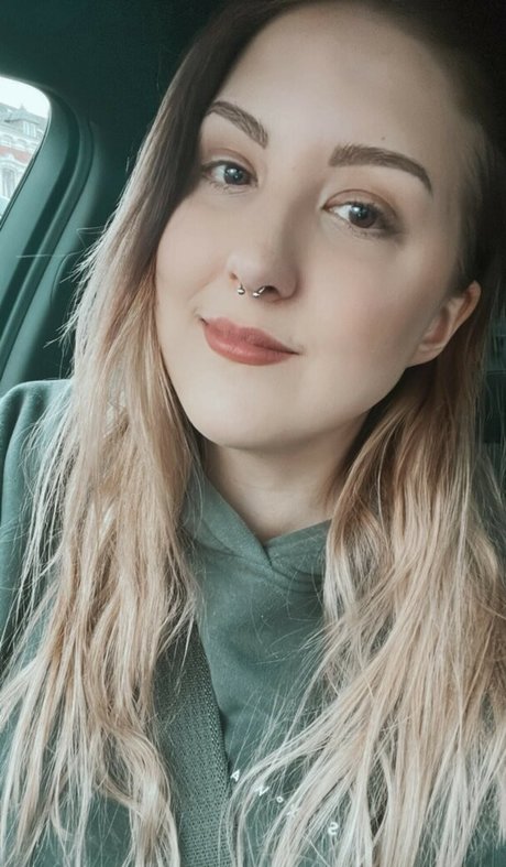 dieKittey pretty actress pics