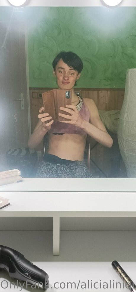 alicialiniquinn naked star gallery