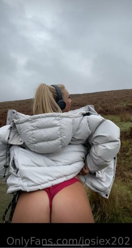 Josie Broom erotic star image