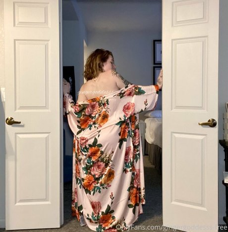 gingergoddesss free erotic star pic