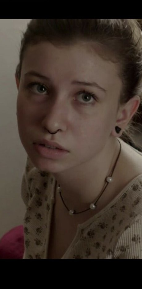 Katelyn Nacon model naked picture