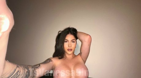 TS Vanessa9in model adult gallery