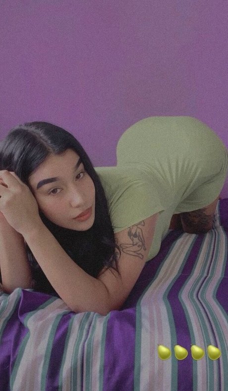 Fernanda V naked star gallery