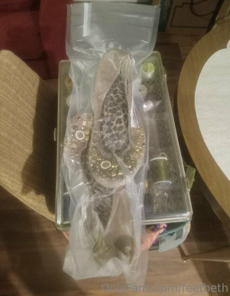 feetbeth beautiful star pic