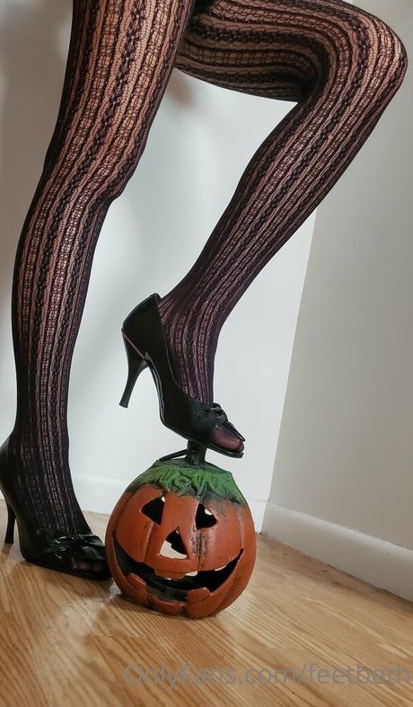 feetbeth model pictures