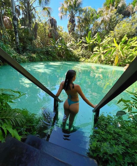 Bela Fernandes model best pics