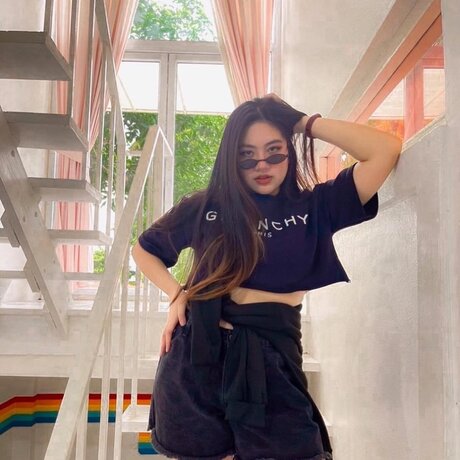 Ploy Polynploy art model pic