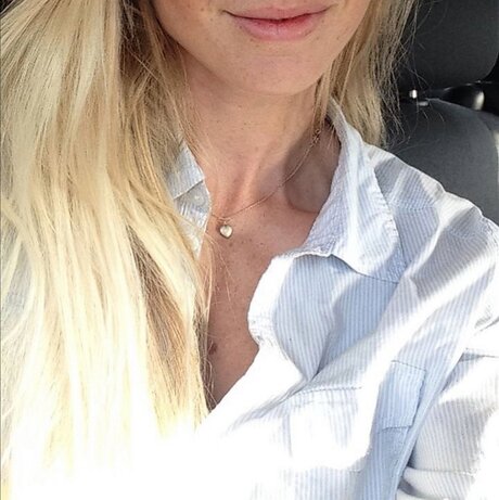 ShadyCatie model adult img