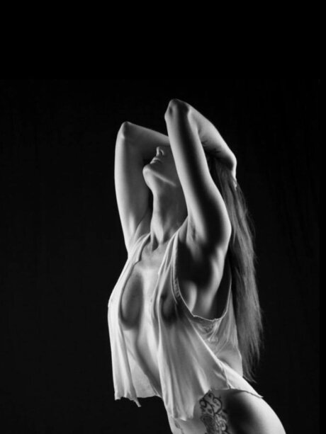 Blonde AnyaUK star xxx gallery