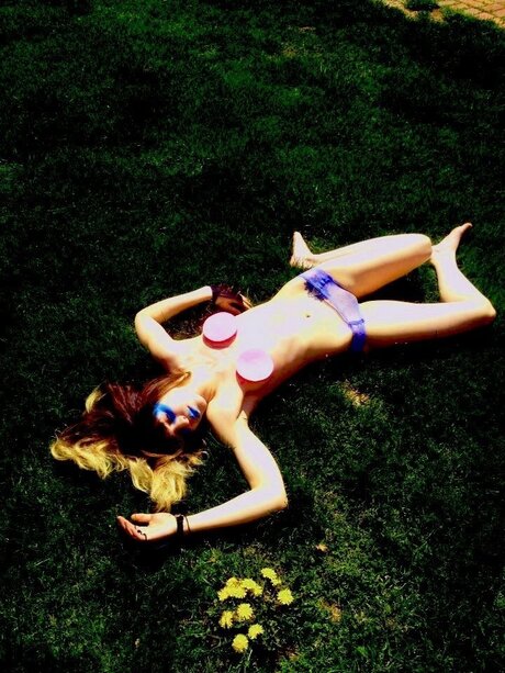 Lily Page model high quality image