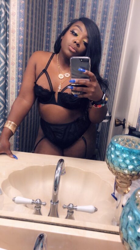 Rodricka star sexy photos