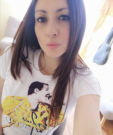 BE HAPPY_ sexy pornstar photo