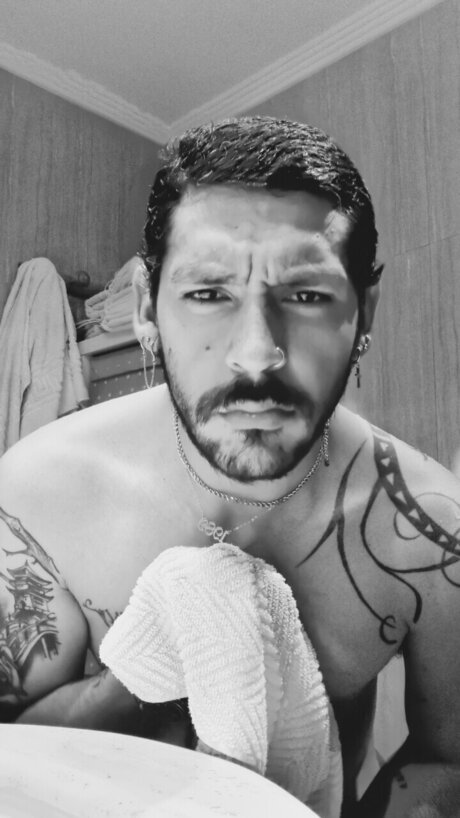 Juanky star nude photo