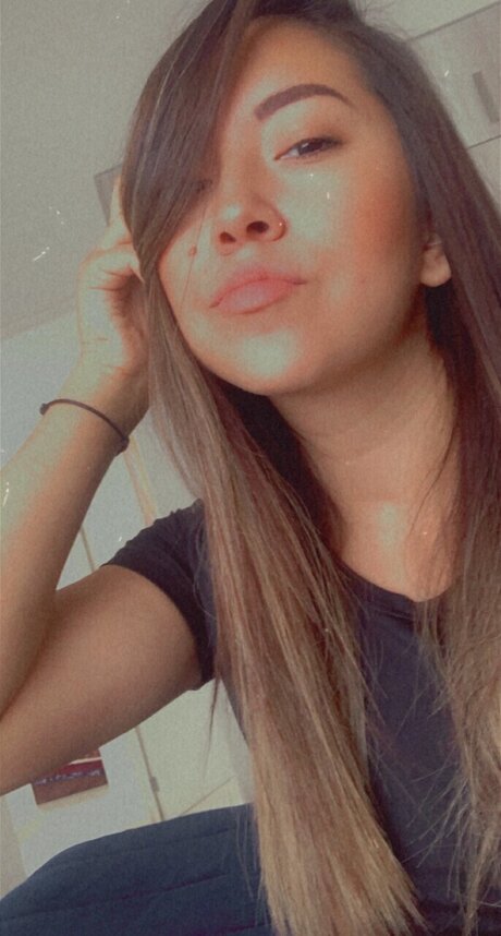 Flores naked model pictures