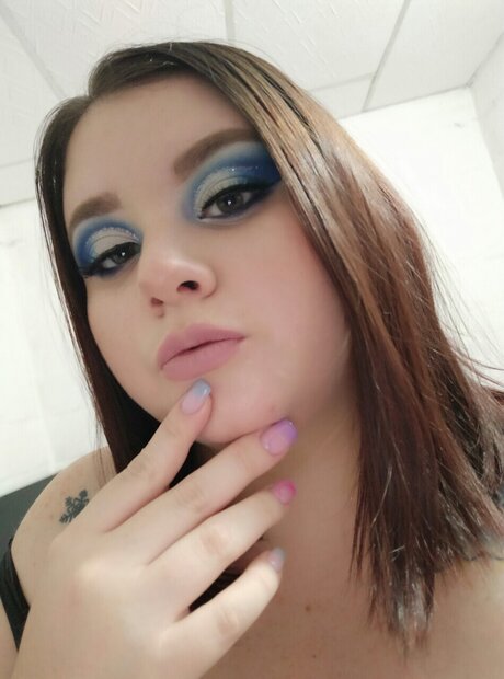 daniela valencia Gomez naked model pics