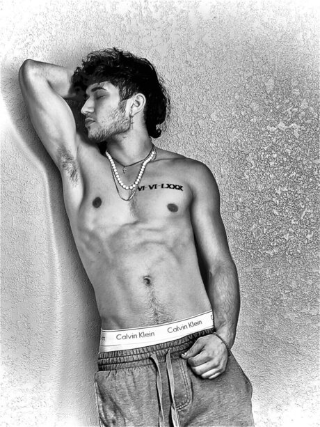 Damien Angel model perfect img