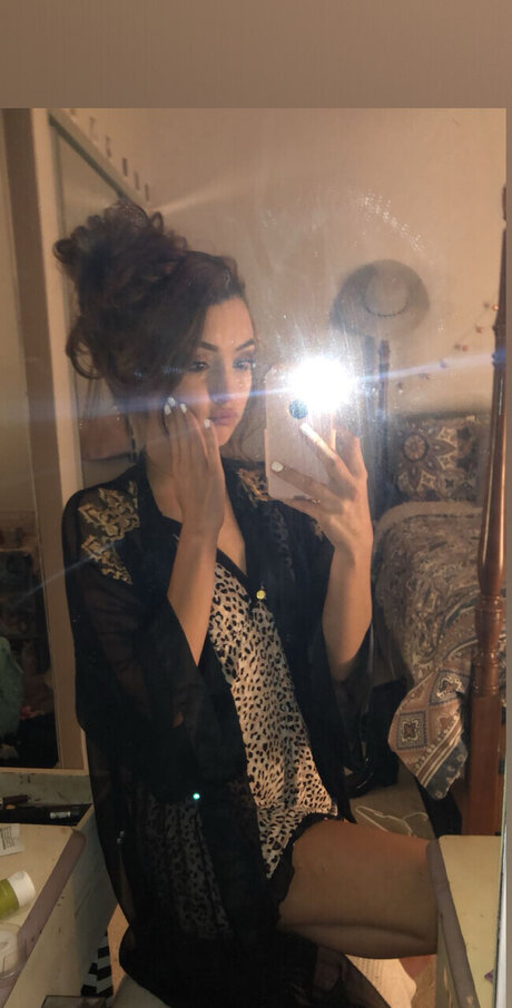 Lola Roberts free actress archive